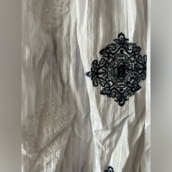 Top - Picture 2 of 3